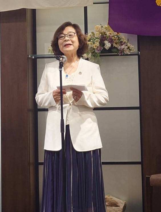 福島久仁子開演